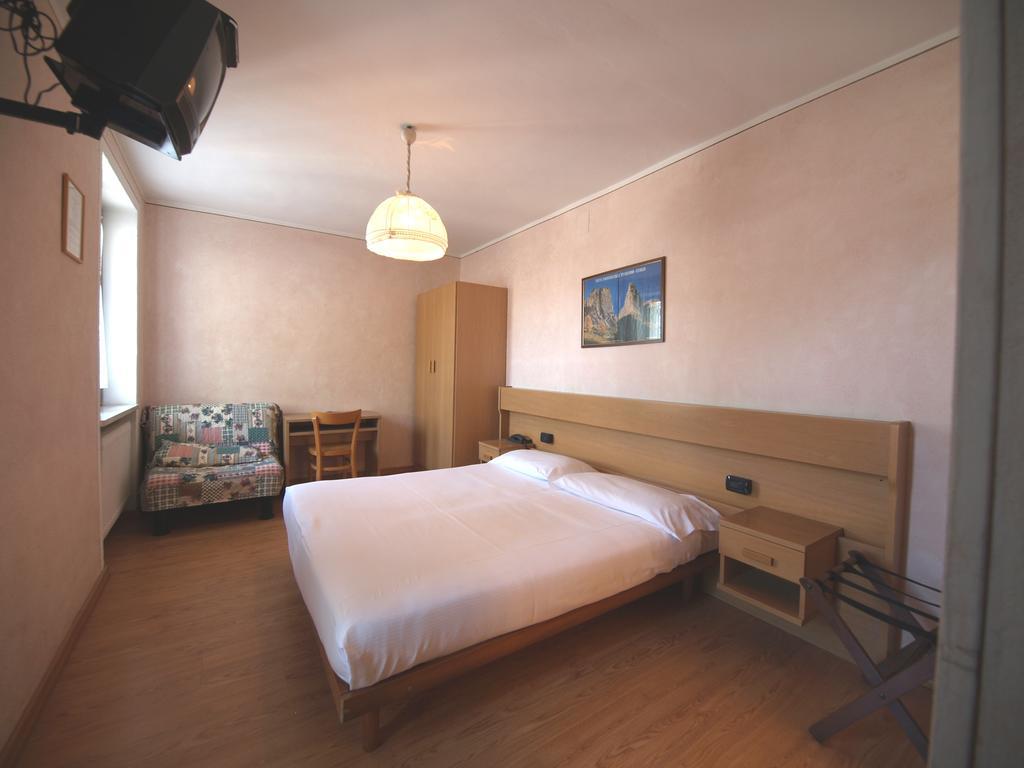 Albergo Nazionale Vernante Exterior photo